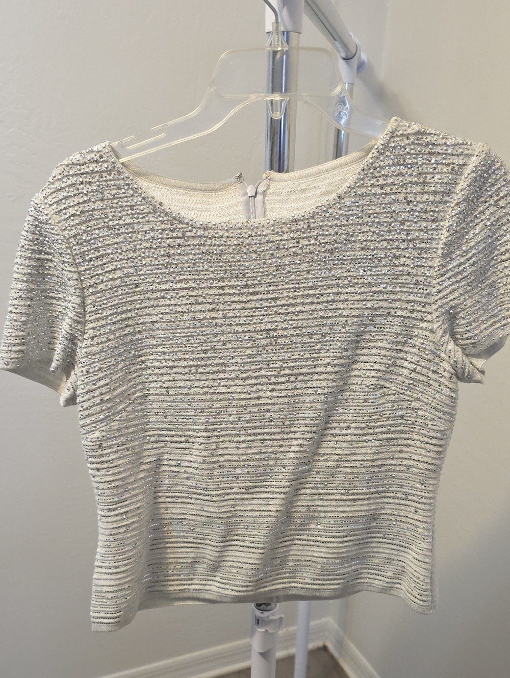 St. John Silver and White Short Sleeve Sparkle Knit Top
